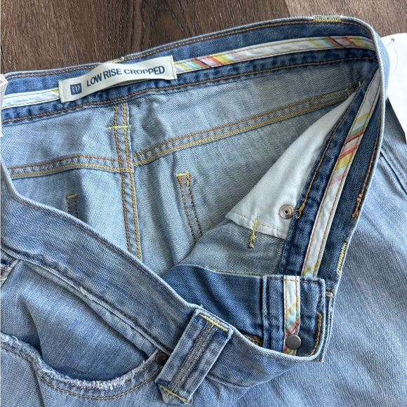 Vintage Low Rise Cropped Gap Jeans.  New with tags. Women’s size 8. - Picture 5 of 11